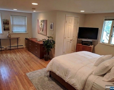 373 Franklin - Photo Thumbnail 5