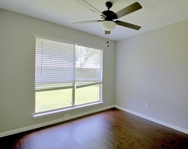 5107 Rivertree Lane - Photo Thumbnail 9