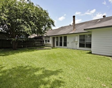 5107 Rivertree Lane - Photo Thumbnail 14