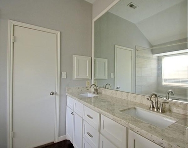 5107 Rivertree Lane - Photo Thumbnail 17