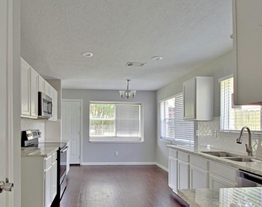 5107 Rivertree Lane - Photo Thumbnail 5