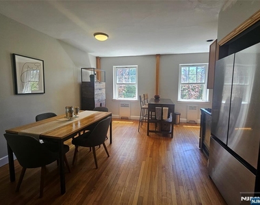 185 Palisade - Photo Thumbnail 3