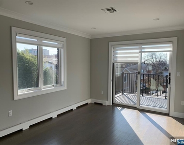 56 W Ruby - Photo Thumbnail 25