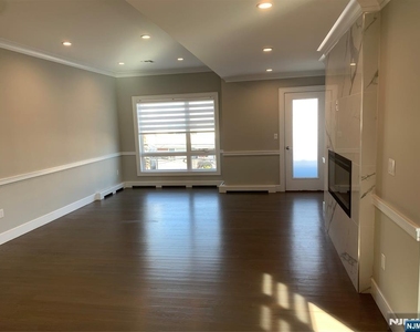 56 W Ruby - Photo Thumbnail 10