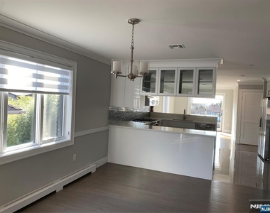 56 W Ruby - Photo Thumbnail 7