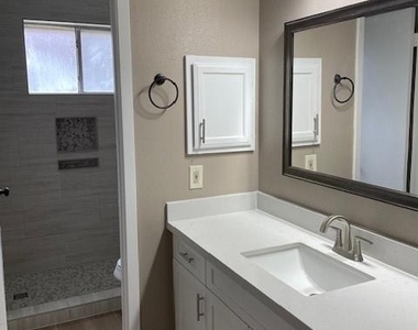 1314 Oak Hollow Drive - Photo Thumbnail 5