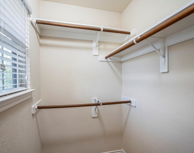 6419 Calgary Woods Lane - Photo Thumbnail 34