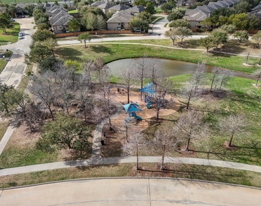 6419 Calgary Woods Lane - Photo Thumbnail 43