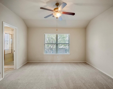 6419 Calgary Woods Lane - Photo Thumbnail 23