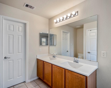 6419 Calgary Woods Lane - Photo Thumbnail 27