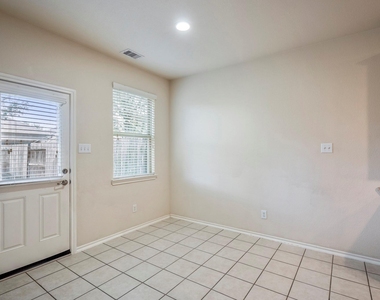 6419 Calgary Woods Lane - Photo Thumbnail 15
