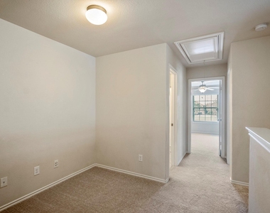 6419 Calgary Woods Lane - Photo Thumbnail 21
