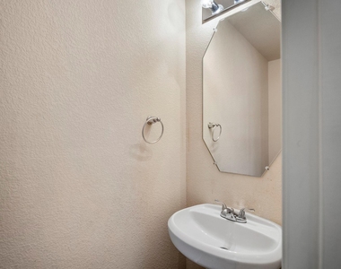 6419 Calgary Woods Lane - Photo Thumbnail 38