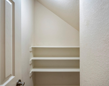 6419 Calgary Woods Lane - Photo Thumbnail 37