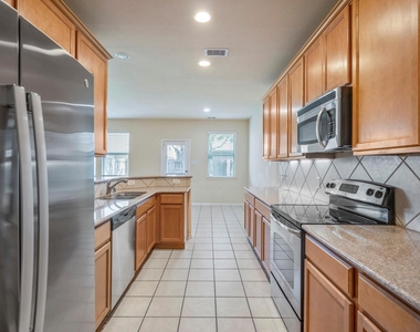6419 Calgary Woods Lane - Photo Thumbnail 16