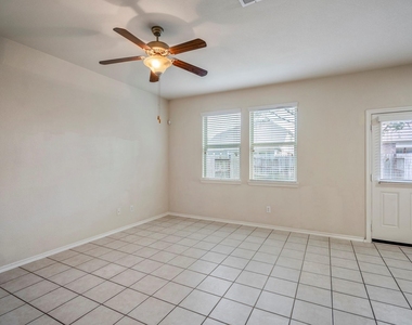 6419 Calgary Woods Lane - Photo Thumbnail 11