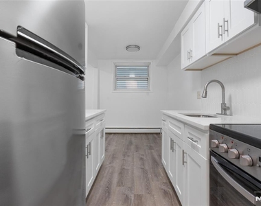 325 Westervelt - Photo Thumbnail 3