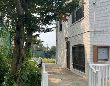 432 Broad - Photo Thumbnail 5