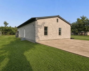 638 Kelly Lane - Photo Thumbnail 19