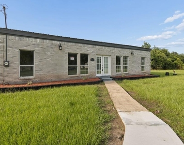 638 Kelly Lane - Photo Thumbnail 1