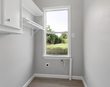 638 Kelly Lane - Photo Thumbnail 13