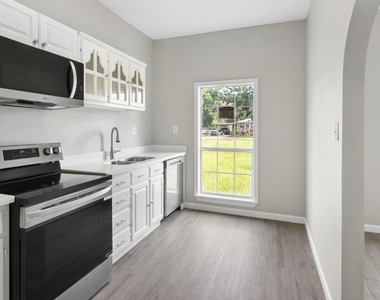 638 Kelly Lane - Photo Thumbnail 9