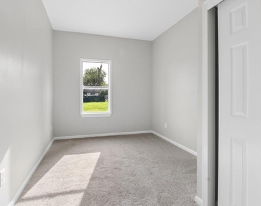 638 Kelly Lane - Photo Thumbnail 17