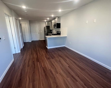 48 Spruce - Photo Thumbnail 3