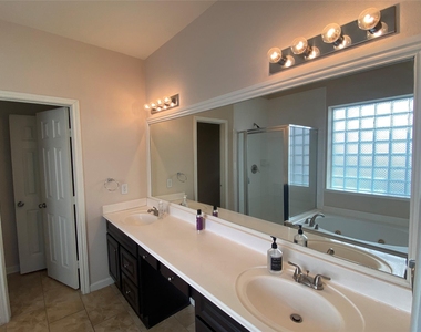 7626 Brighton Knolls Lane - Photo Thumbnail 5