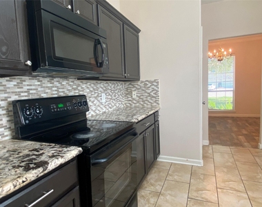 7626 Brighton Knolls Lane - Photo Thumbnail 13