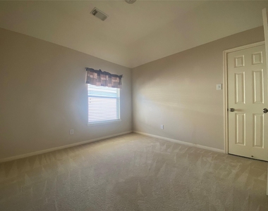 7626 Brighton Knolls Lane - Photo Thumbnail 8