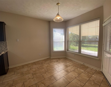 7626 Brighton Knolls Lane - Photo Thumbnail 12