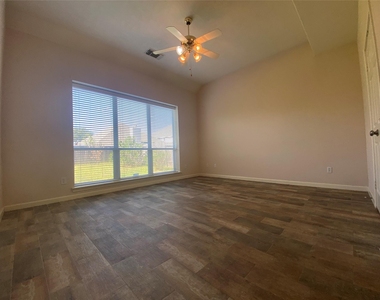 7626 Brighton Knolls Lane - Photo Thumbnail 17