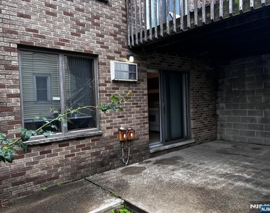 232 Cliff - Photo Thumbnail 6