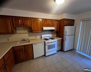 232 Cliff - Photo Thumbnail 1