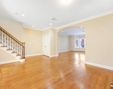 64 W Harwood - Photo Thumbnail 5