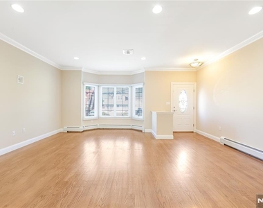 64 W Harwood - Photo Thumbnail 9