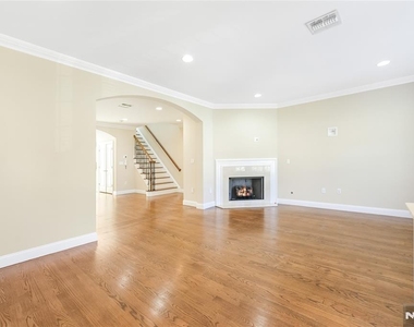 64 W Harwood - Photo Thumbnail 6