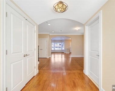 64 W Harwood - Photo Thumbnail 8