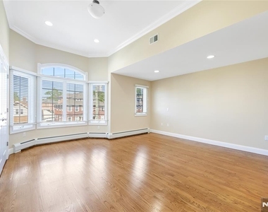 64 W Harwood - Photo Thumbnail 24