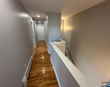 18 E Washington - Photo Thumbnail 14