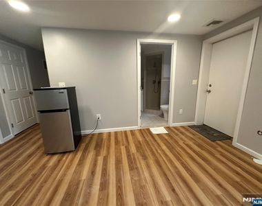 18 E Washington - Photo Thumbnail 26