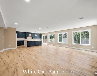 572 Ridgeland - Photo Thumbnail 10