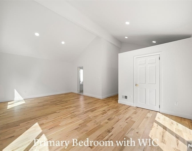 572 Ridgeland - Photo Thumbnail 16
