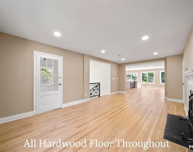 572 Ridgeland - Photo Thumbnail 2