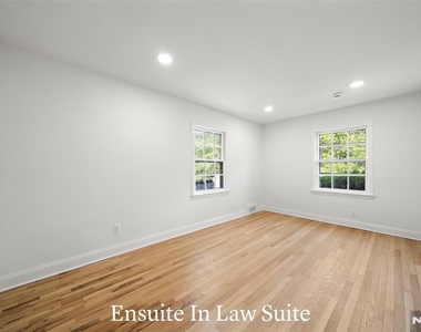 572 Ridgeland - Photo Thumbnail 12