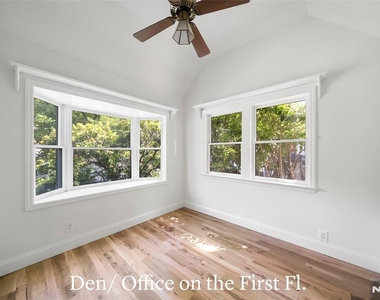 572 Ridgeland - Photo Thumbnail 3