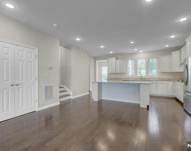 704 Cottonwood - Photo Thumbnail 7