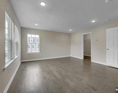 704 Cottonwood - Photo Thumbnail 17