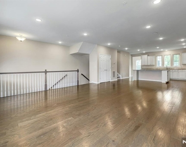 704 Cottonwood - Photo Thumbnail 3